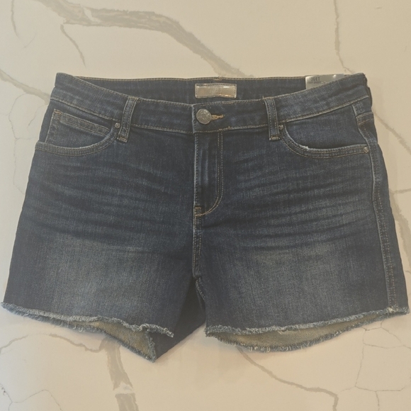 NWT Kut From The Cloth Gidget Fray Denim Shorts Blue Size 6 - Picture 1 of 8